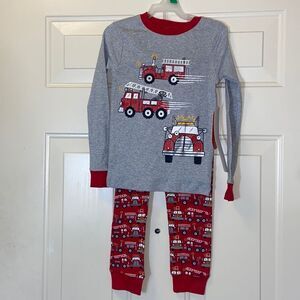 4/$30 Wonder nation sleepwear size 5T
